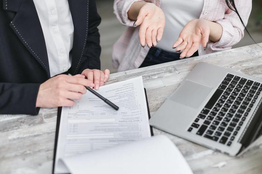 Asesor de Seguros: Qué es, funciones, carrera y salario